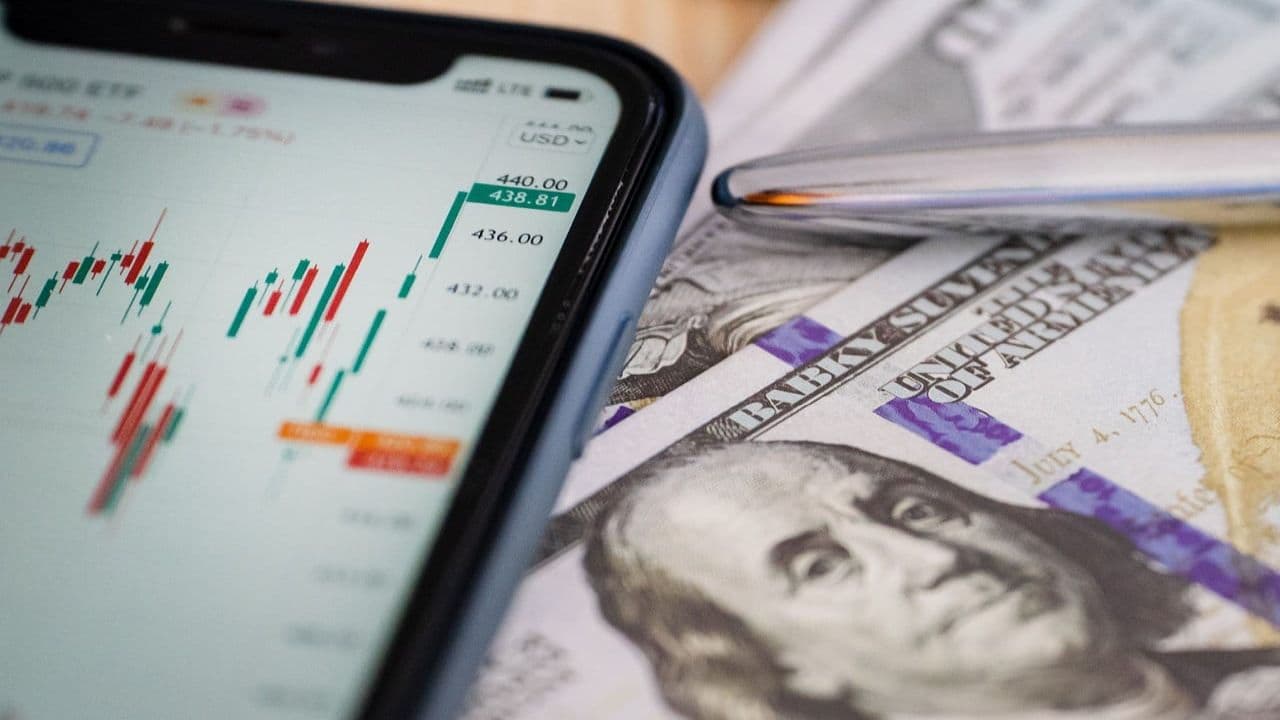 Volle Auftragsbücher, schwache Kurse, ist das die Buffett-Chance? Almonty Industries, Rheinmetall und Renk auf dem Prüfstand!